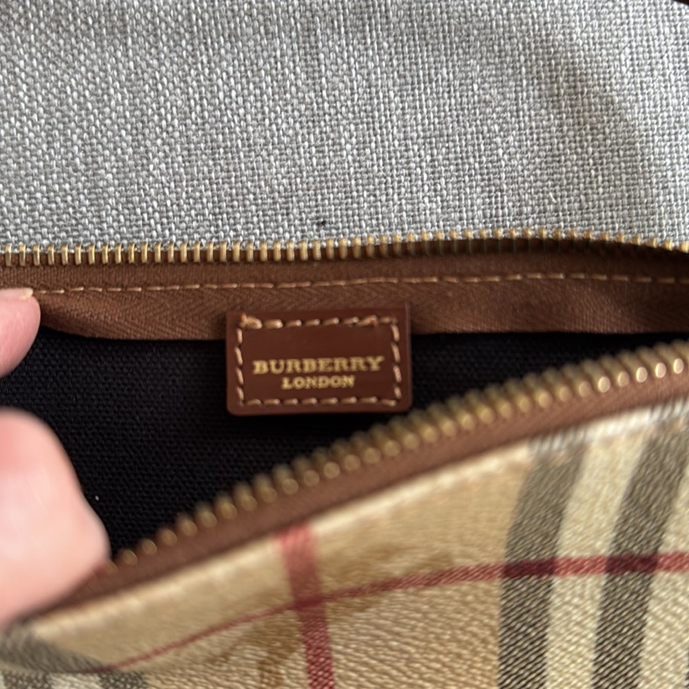 Burberry Authentic bag Beige and Black Plaid - Picture 2 of 8
